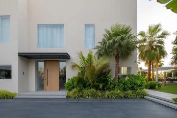 The Aesthetic Synergy Between Pools And Expert Landscaping
